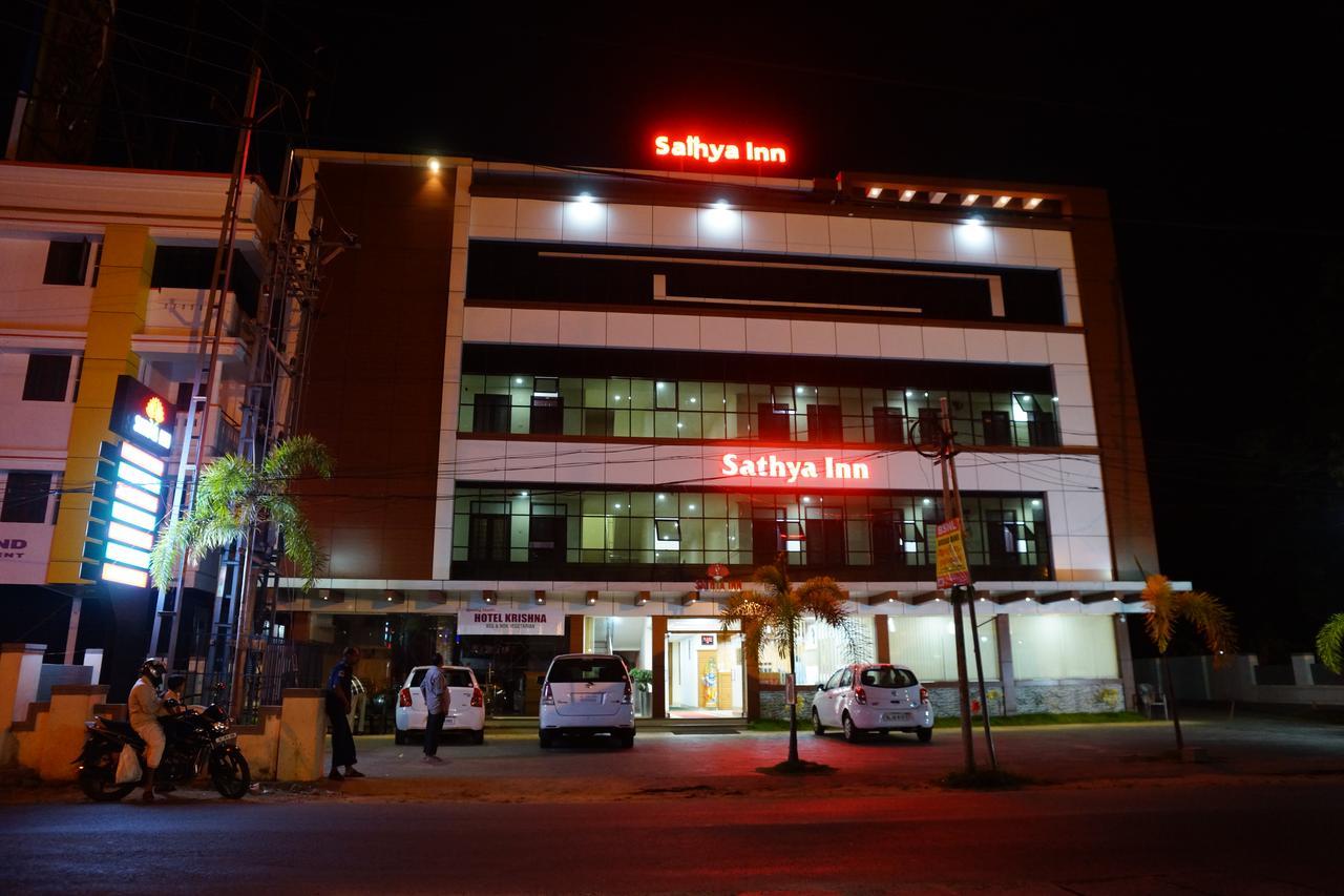 Sathya Inn Гуруваюр Экстерьер фото