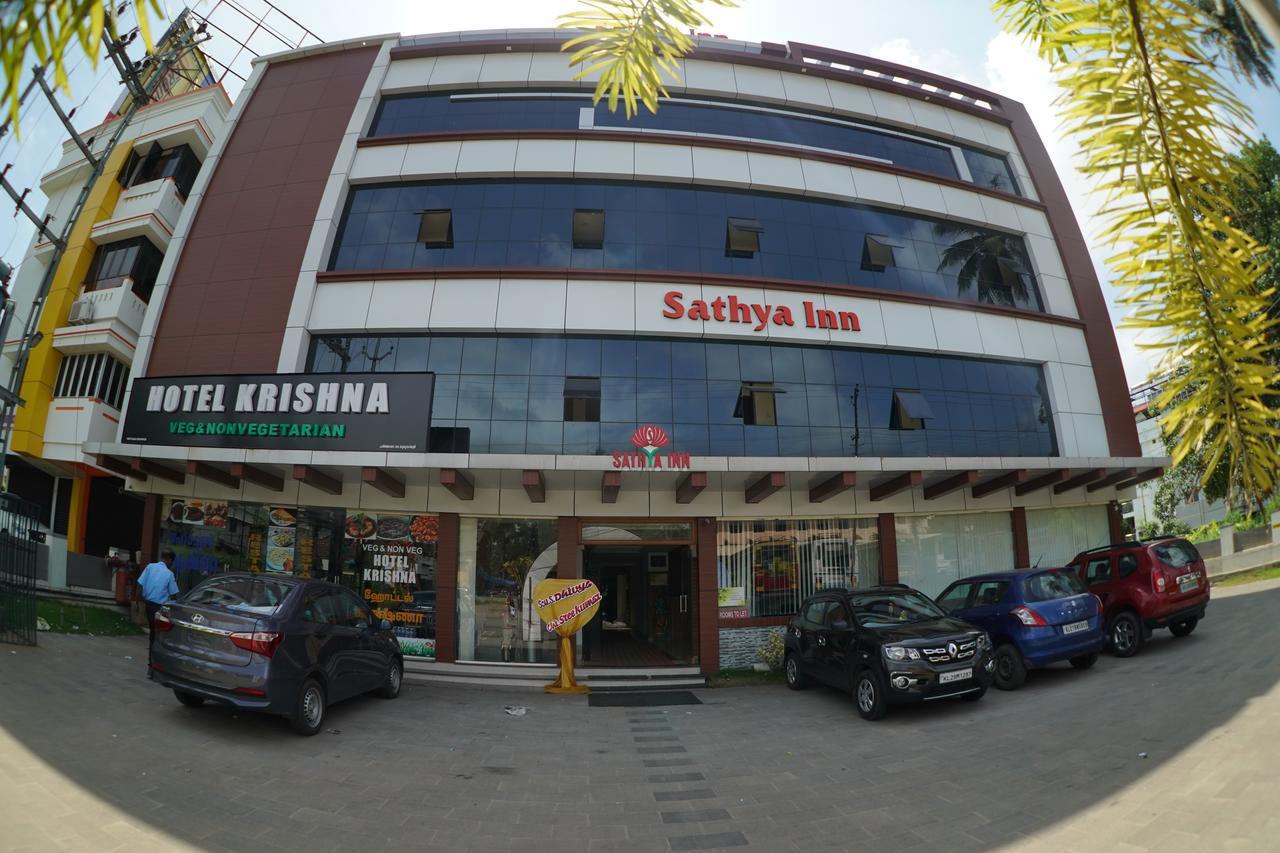 Sathya Inn Гуруваюр Экстерьер фото