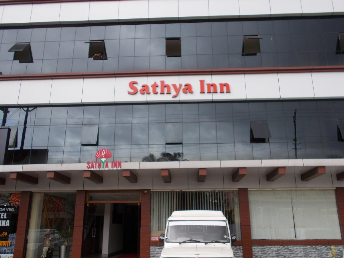 Sathya Inn Гуруваюр Экстерьер фото
